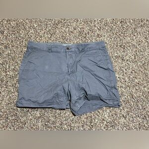 Old Navy Charcoal Everyday shorts Women’s size 16